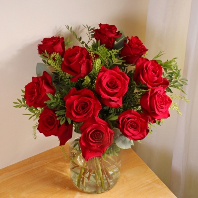 Valentines Dozen Red Rose Hand tied